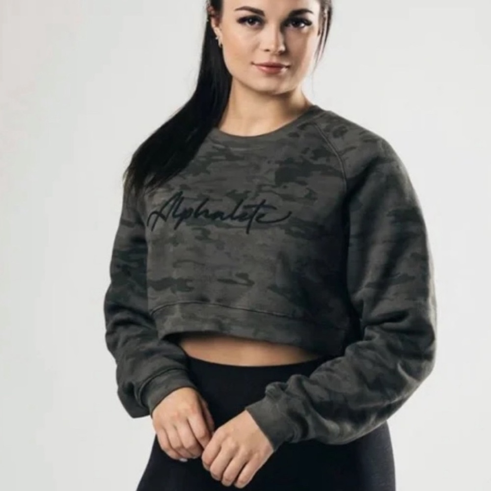 Alphalete sweater